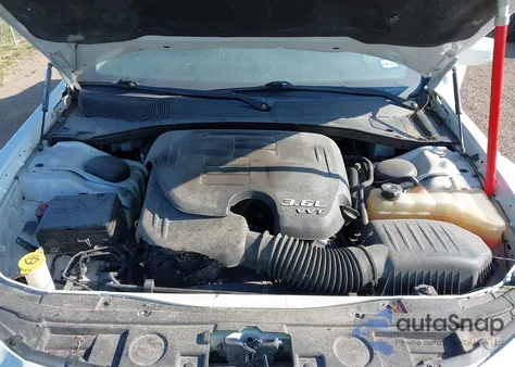 2018 Chrysler 300 Touring L из США, поврежденный, VIN 2C3CCAAG7JH201577